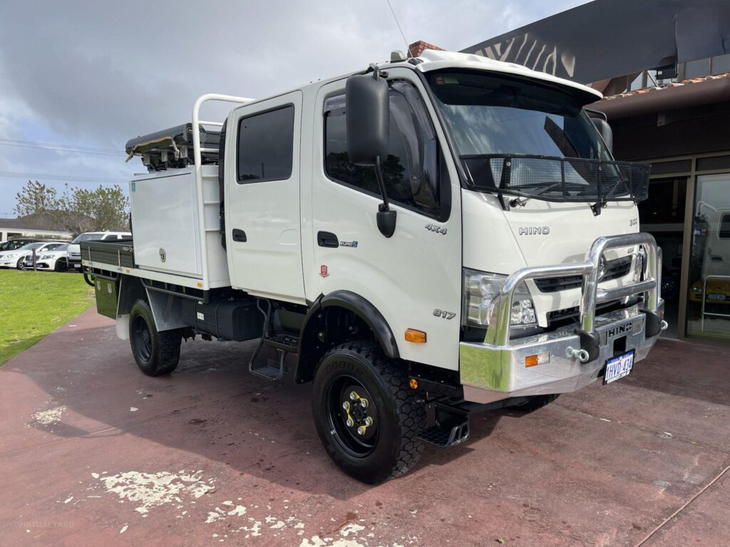 2023 HINO 300 817 4×4 XZC810R