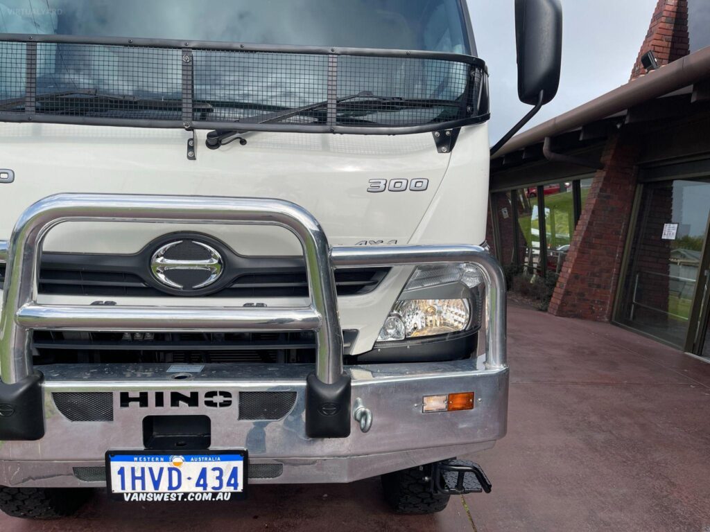 2023 HINO 300 817 4×4 XZC810R