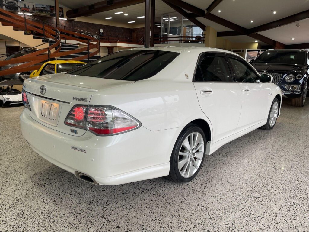 2008 Toyota Crown Hybrid GWS204