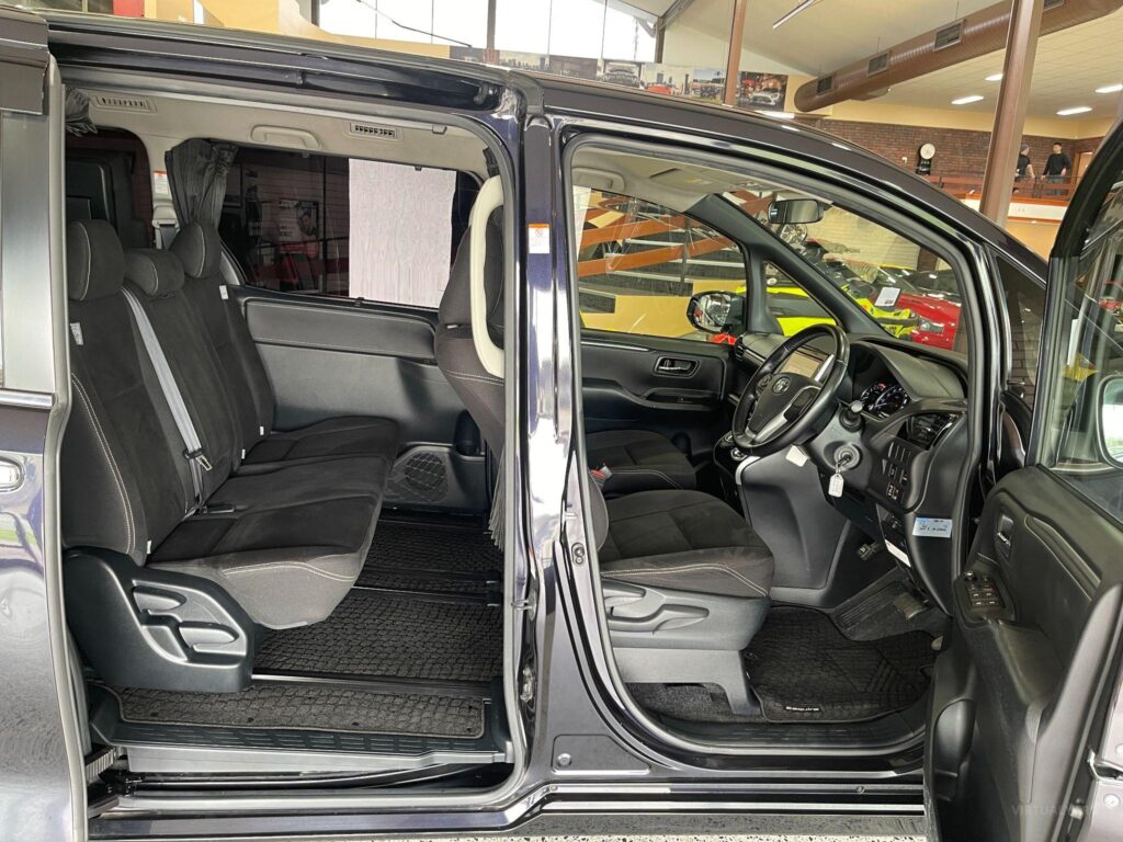 2015 Toyota Esquire XI WELCAB with Wheelchair Access