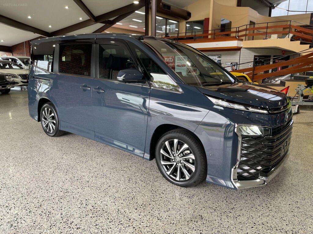 2024 Toyota Voxy Hybrid ZWR90