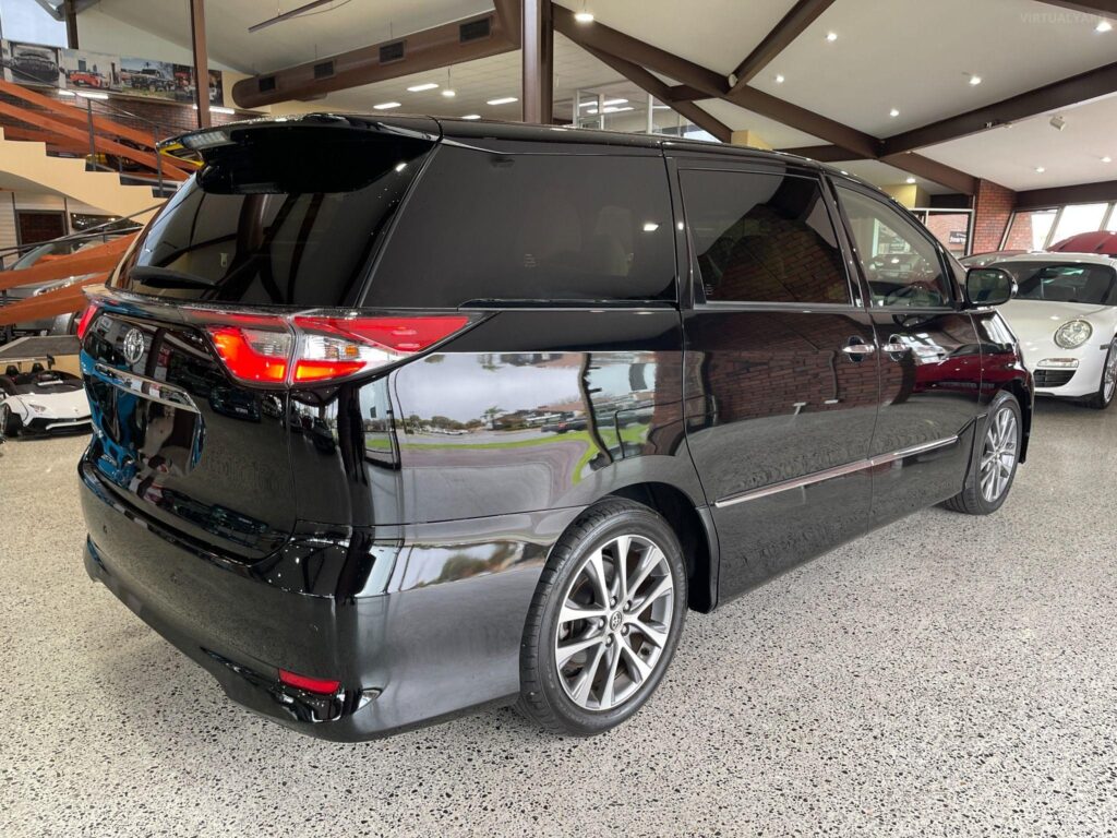 2017 Toyota Estima G ACR50