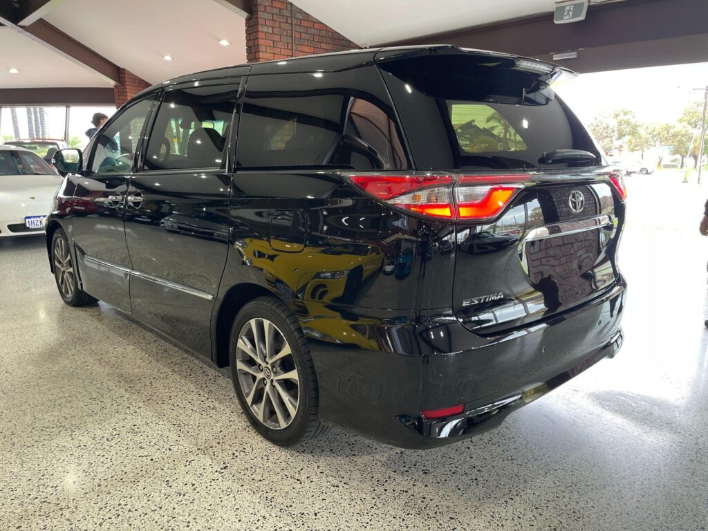 2017 Toyota Estima G ACR50