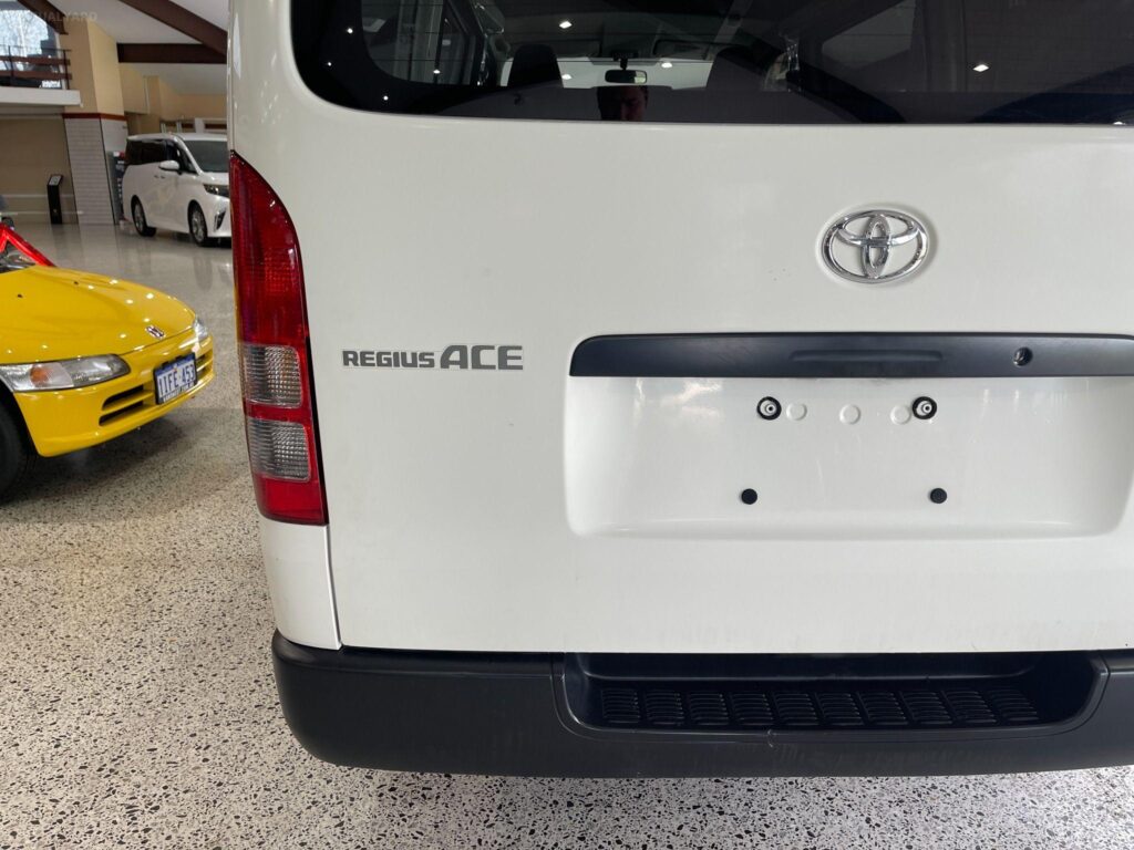 2019 Toyota Hiace DX 2WD TRH200