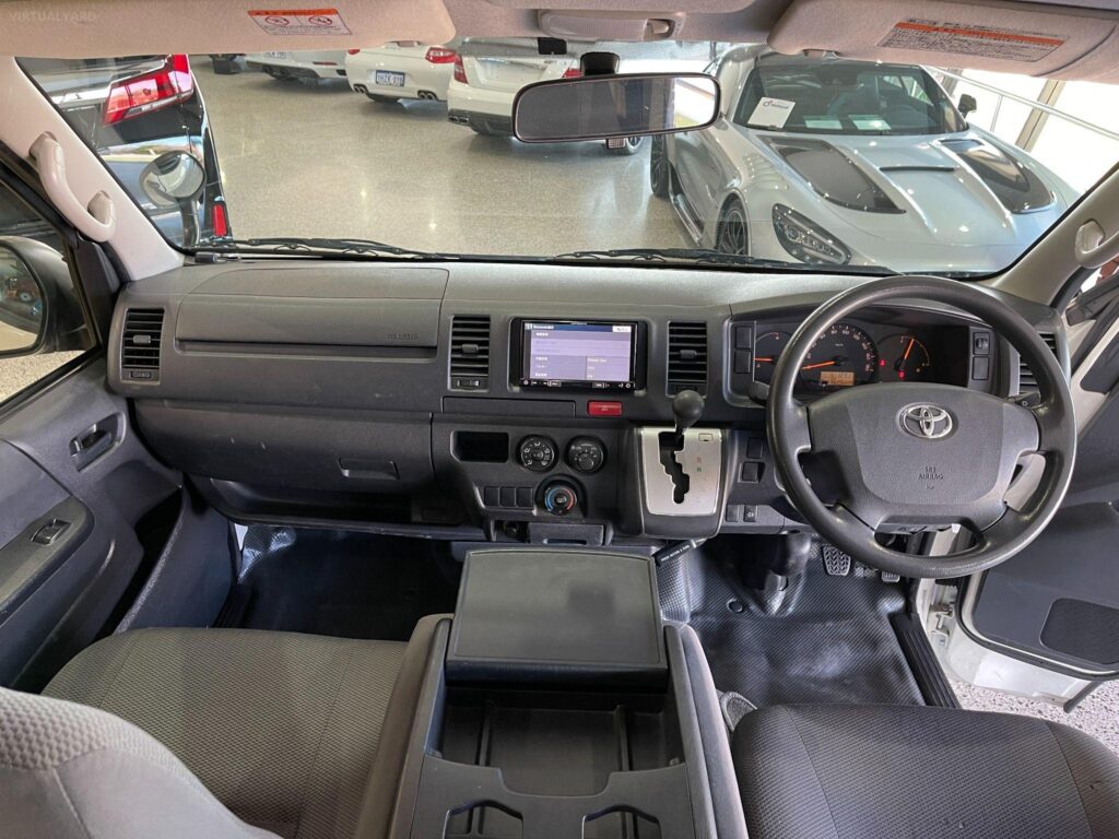 2015 Toyota Hiace DX 2WD KDH201