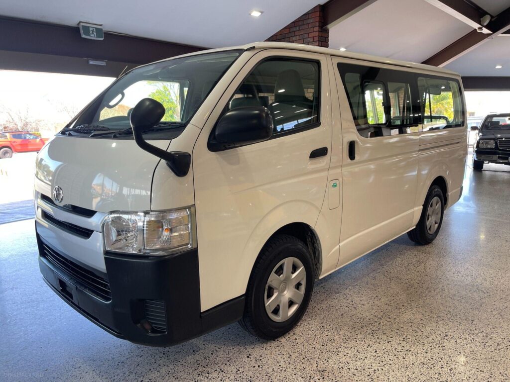 2015 Toyota Hiace DX 2WD KDH201