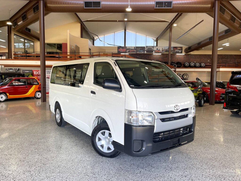 2015 Toyota Hiace DX 2WD KDH201