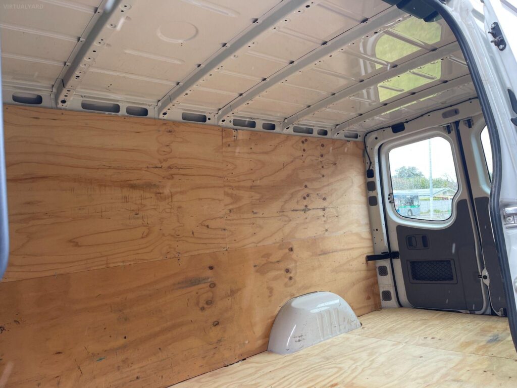 2016 Volkswagen Crafter 35 MWB TDI300 Runner LE Mid Roof