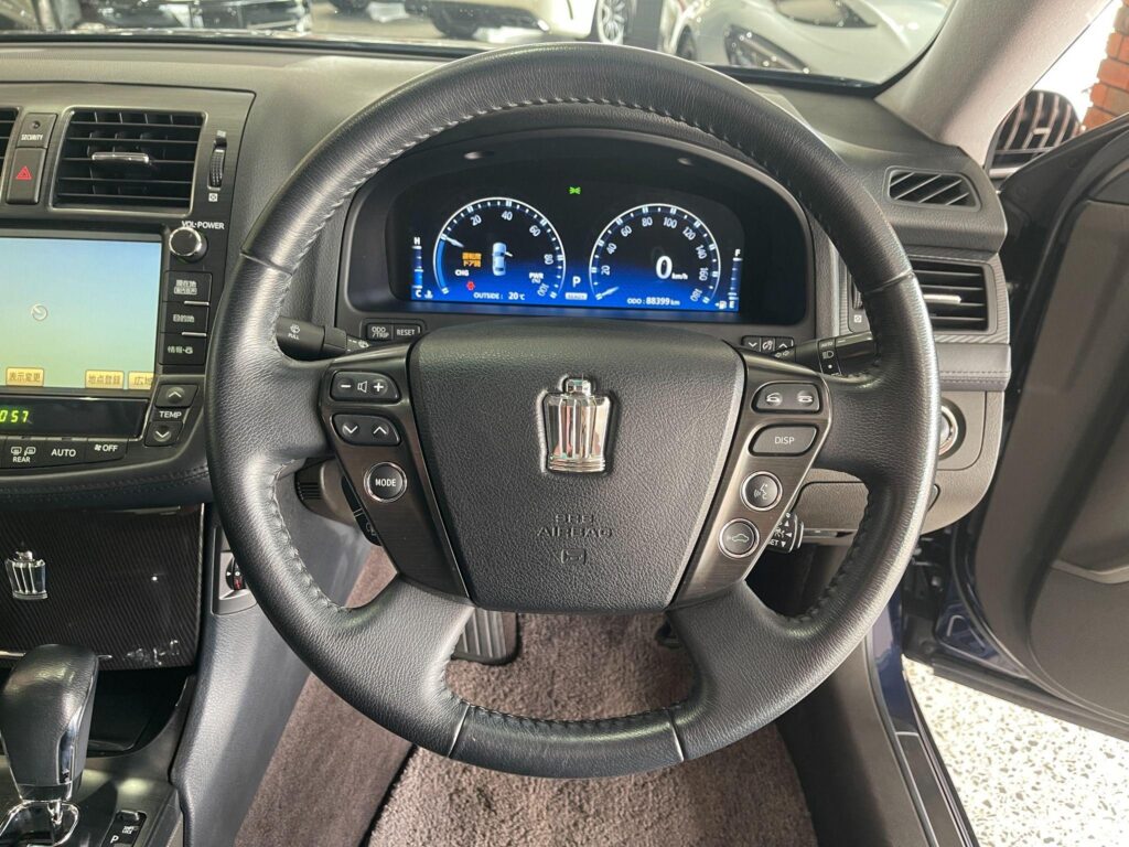 2008 Toyota Crown Hybrid GWS204