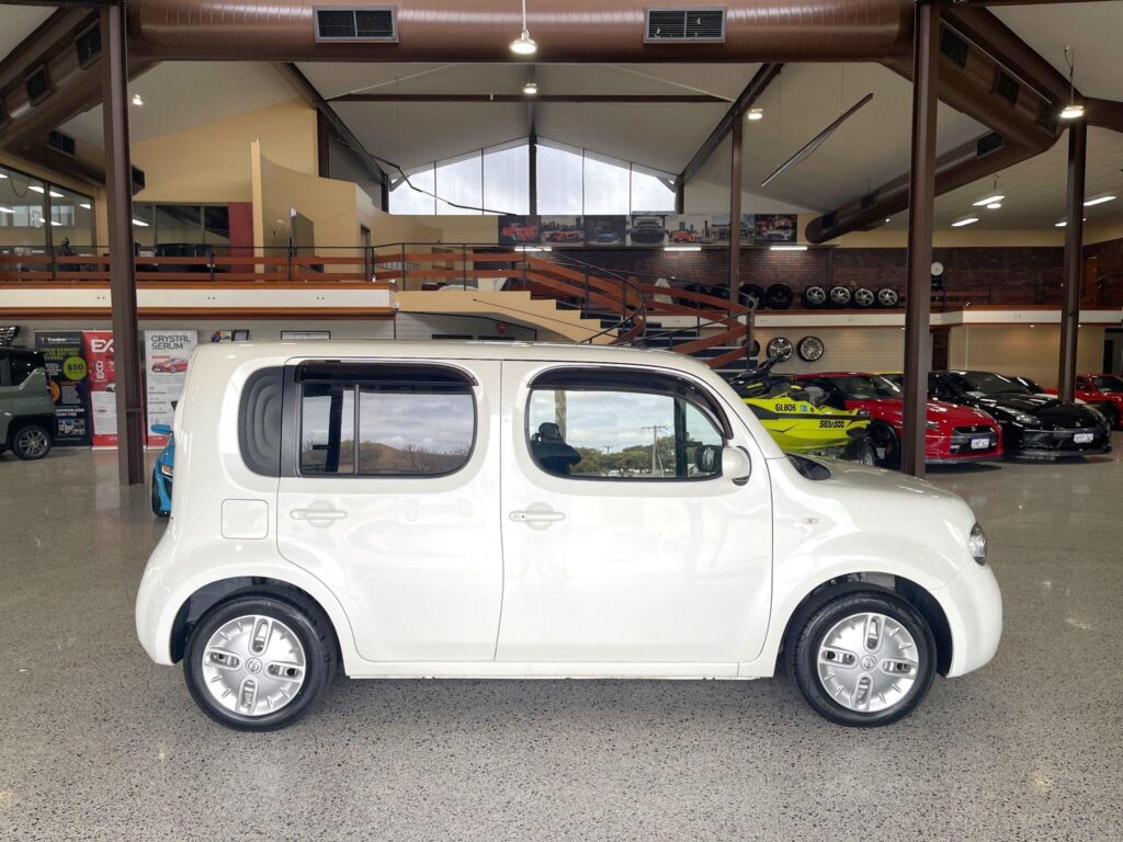 2017 Nissan Cube 15X Z12