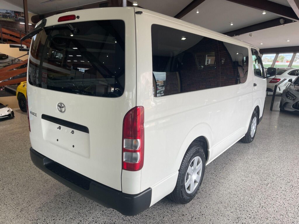 2019 TOYOTA HIACE DX GDH201