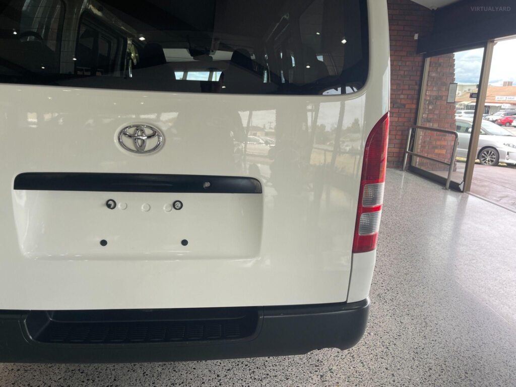 2019 TOYOTA HIACE DX GDH201