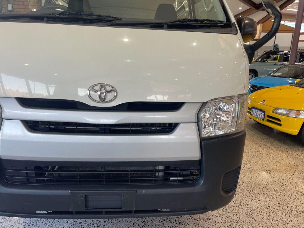 2020 Toyota Hiace 2WD TRH200