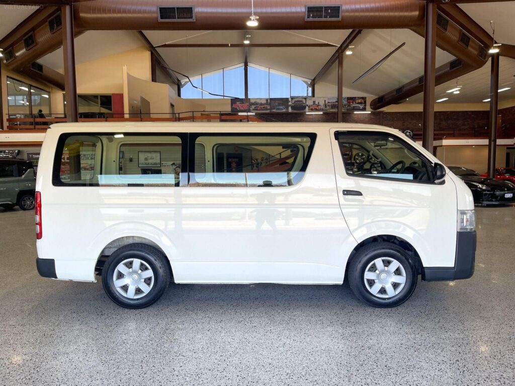 2020 Toyota Hiace 2WD TRH200