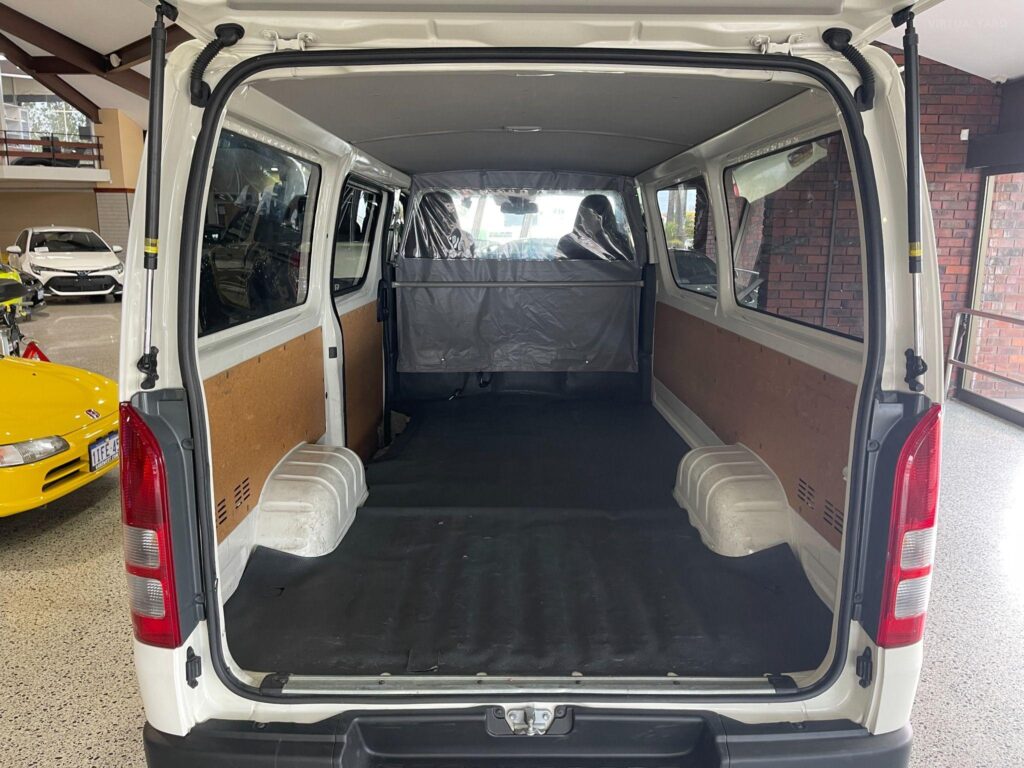 2018 Toyota Hiace V DX GDH201