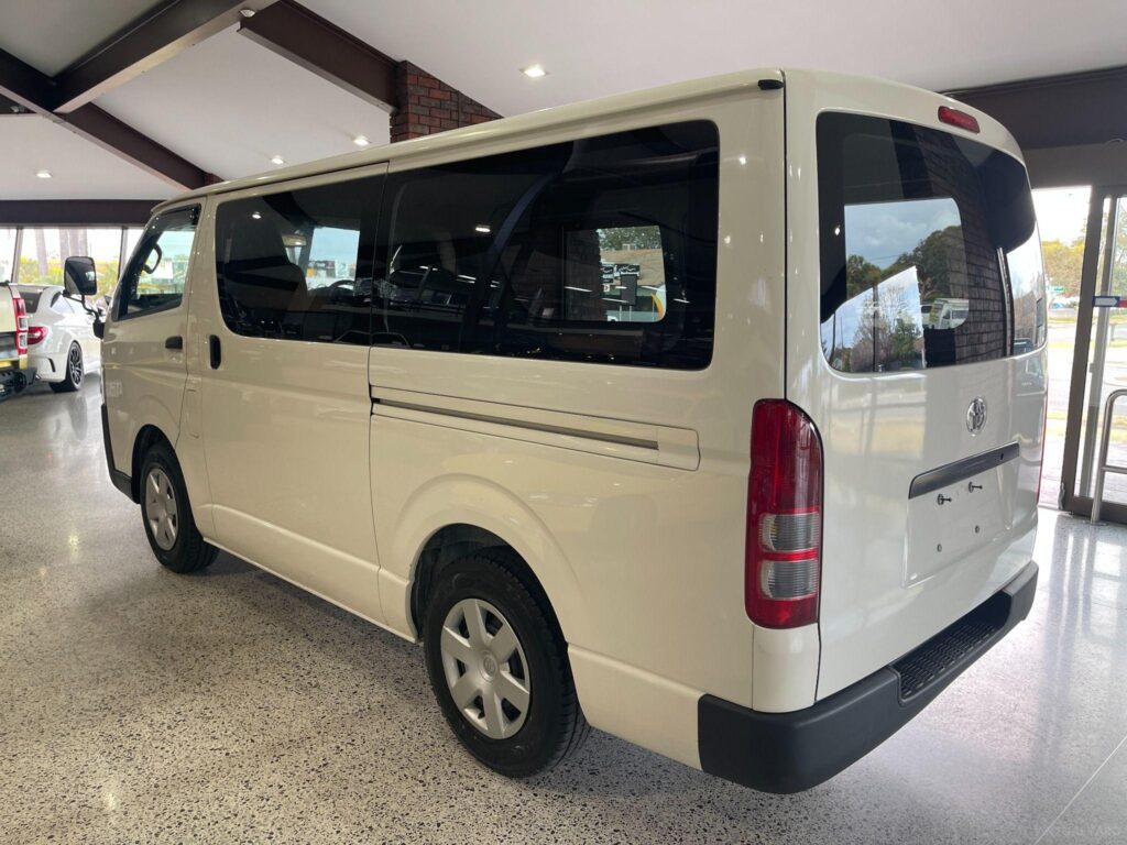 2018 Toyota Hiace V DX GDH201