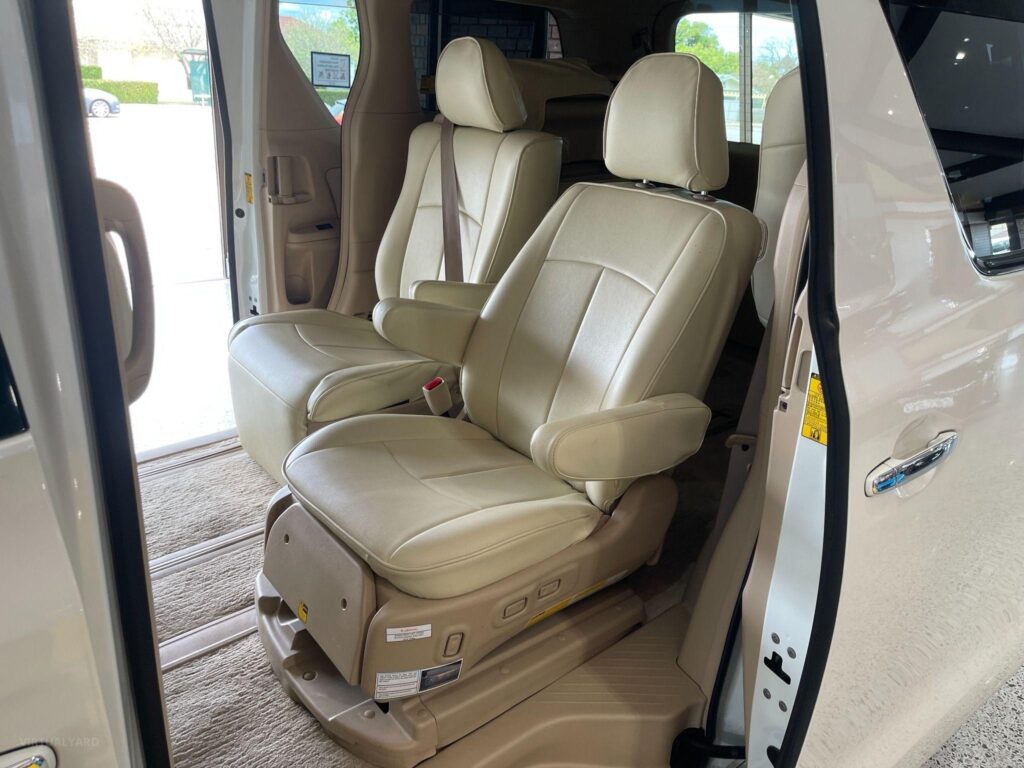 2011 Toyota Alphard ANH20 Welcab