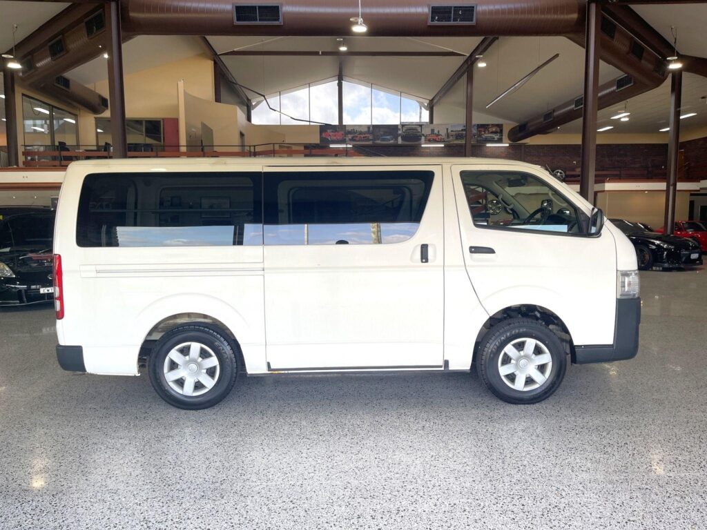 2013 TOYOTA HIACE AWD DX KDH206