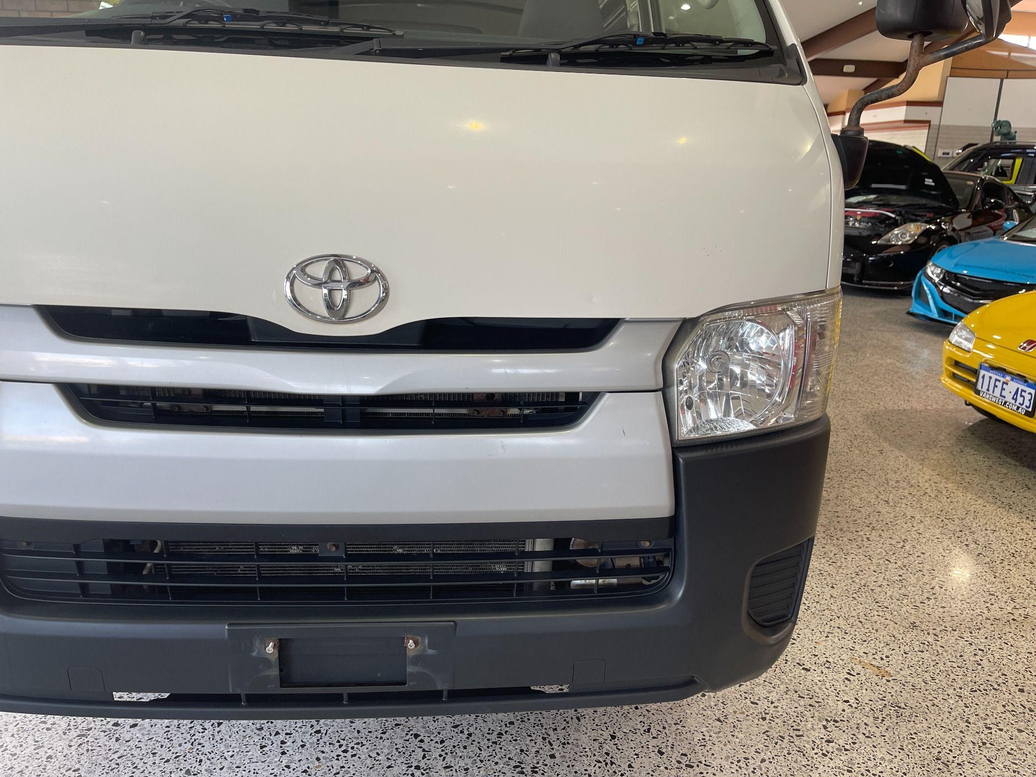 2013 TOYOTA HIACE AWD DX KDH206