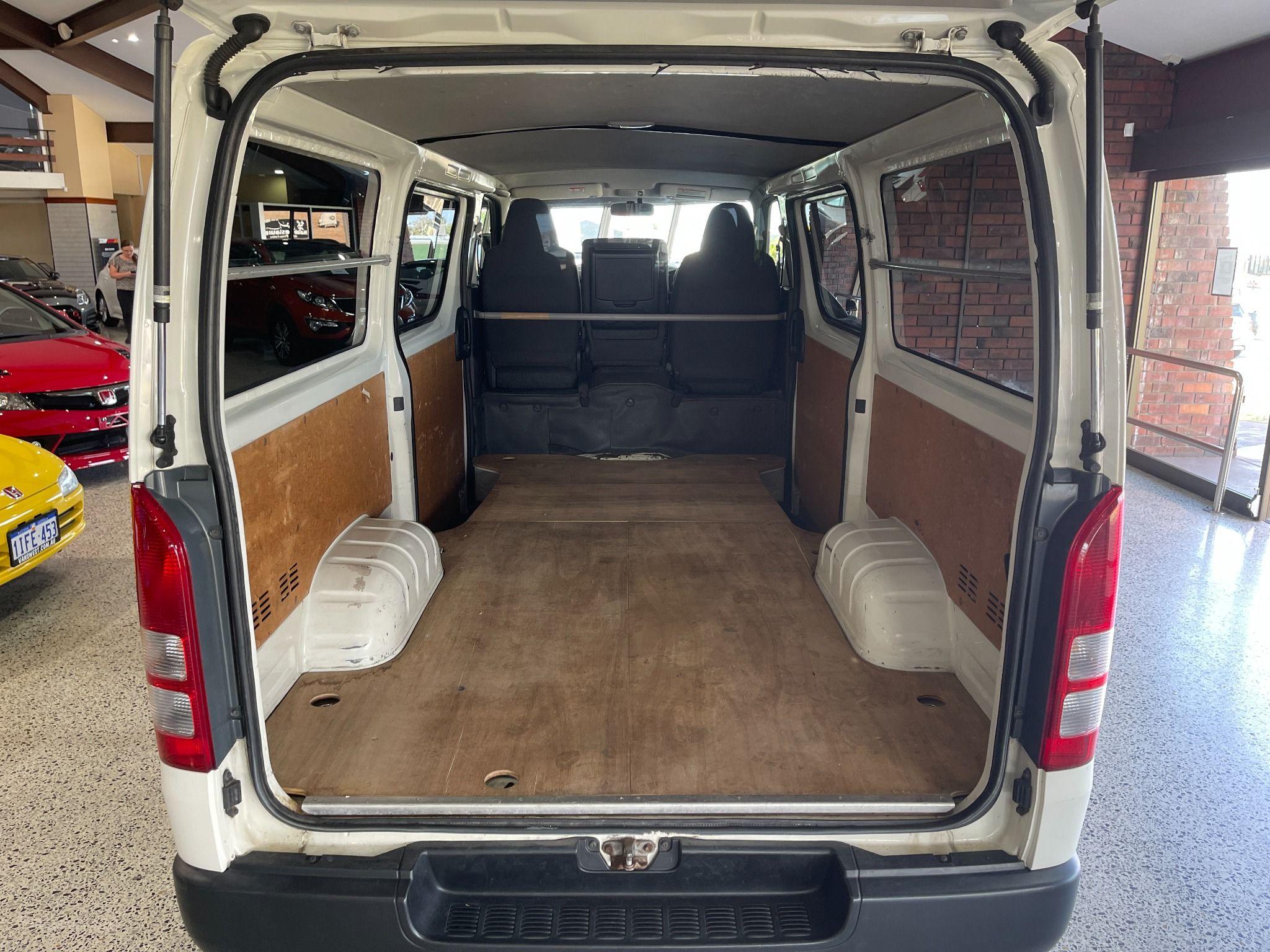 2013 TOYOTA HIACE AWD DX KDH206