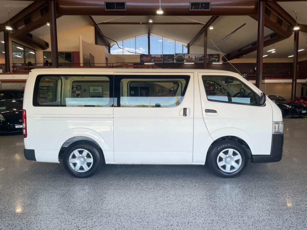 2016 TOYOTA HIACE LWB Manual TRH200