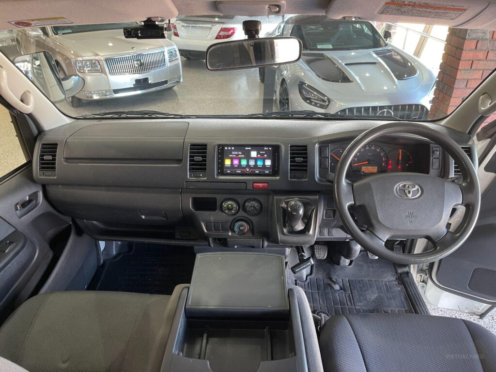 2016 TOYOTA HIACE LWB Manual TRH200