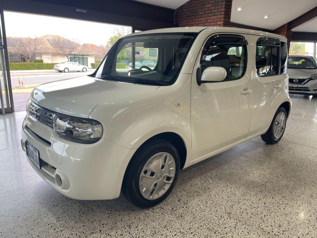 2017 Nissan Cube 15X Z12