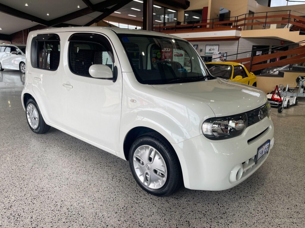 2017 Nissan Cube 15X Z12