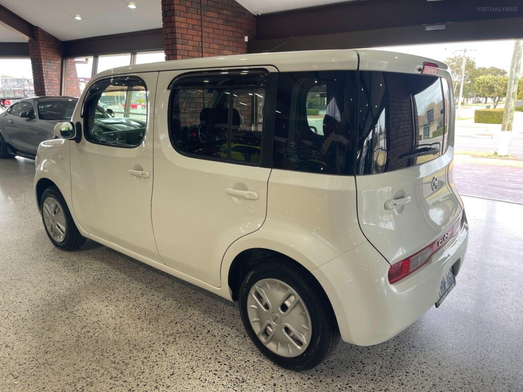 2017 Nissan Cube 15X Z12