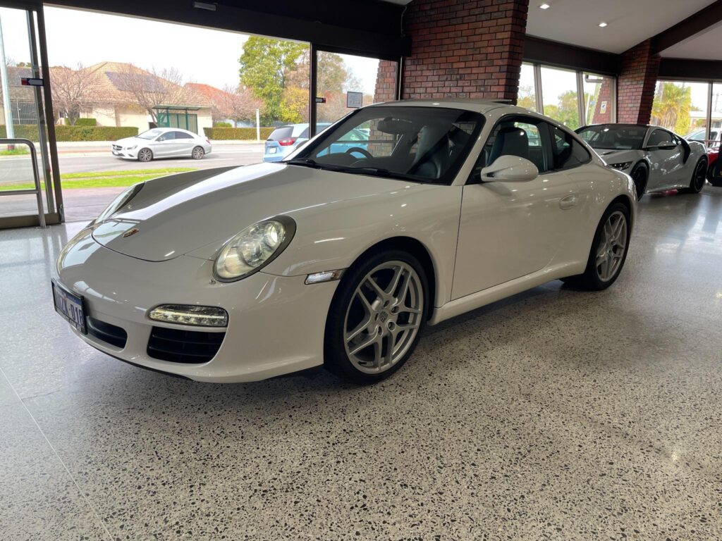 2010 Porsche 911 Carrera 997