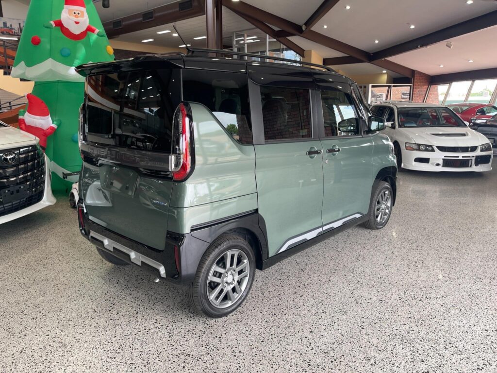 2023 Mitsubishi DELICA MINI Hybrid AWD