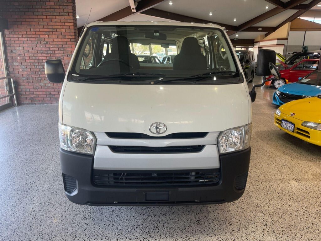 2015 Toyota Hiace DX 2WD KDH201