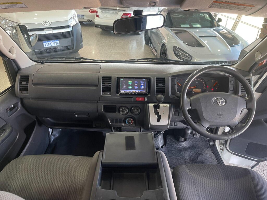 2015 Toyota Hiace DX 2WD KDH201