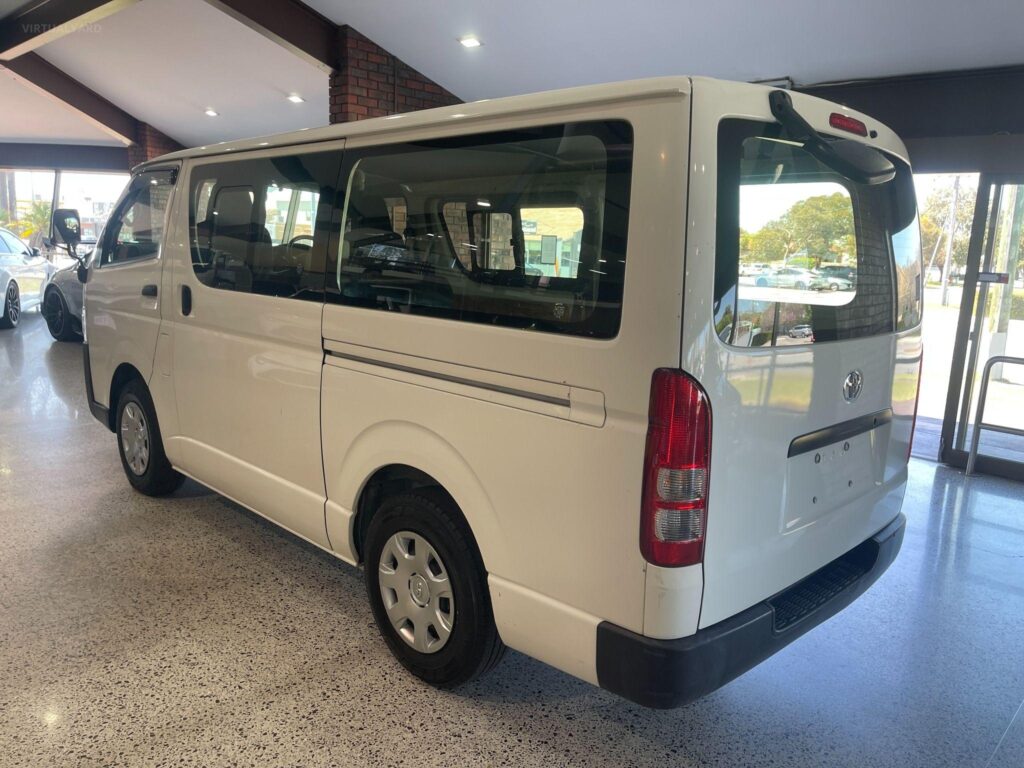 2015 Toyota Hiace DX 2WD KDH201