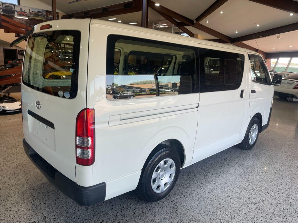 2015 Toyota Hiace DX 2WD KDH201