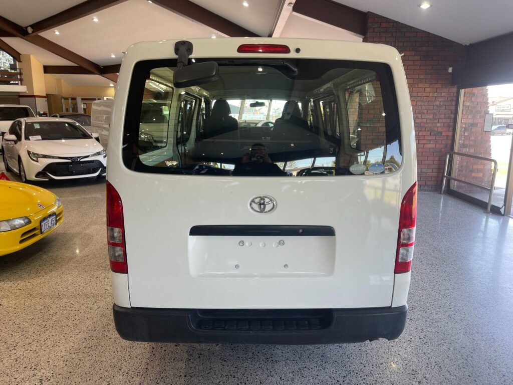 2015 Toyota Hiace DX 2WD KDH201