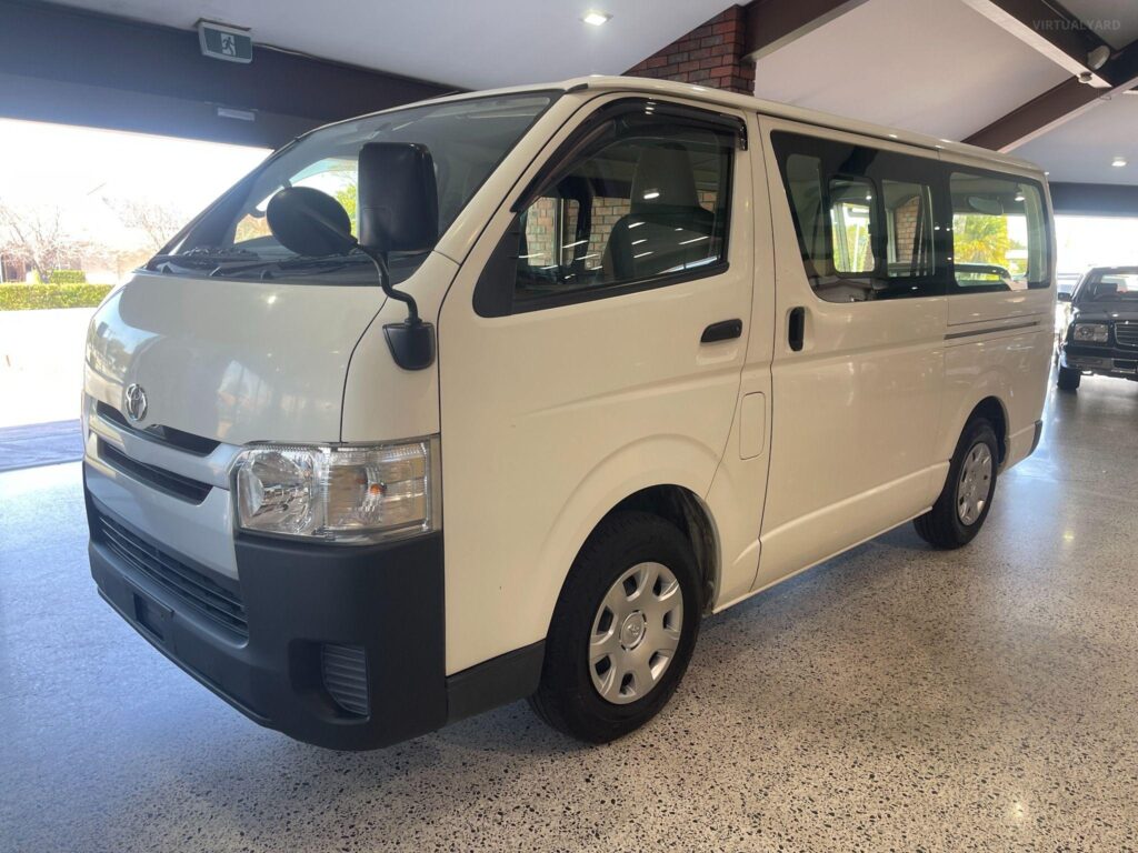 2015 Toyota Hiace DX 2WD KDH201