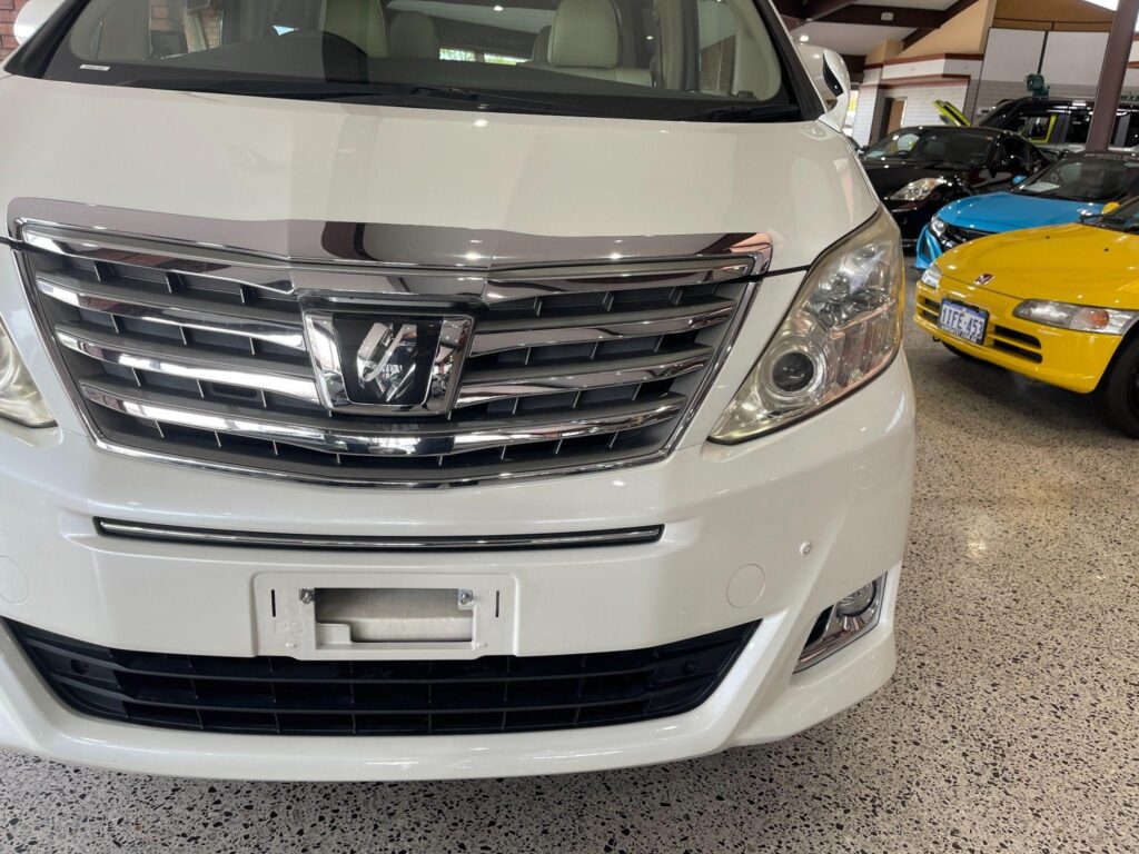 2011 Toyota Alphard ANH20 Welcab