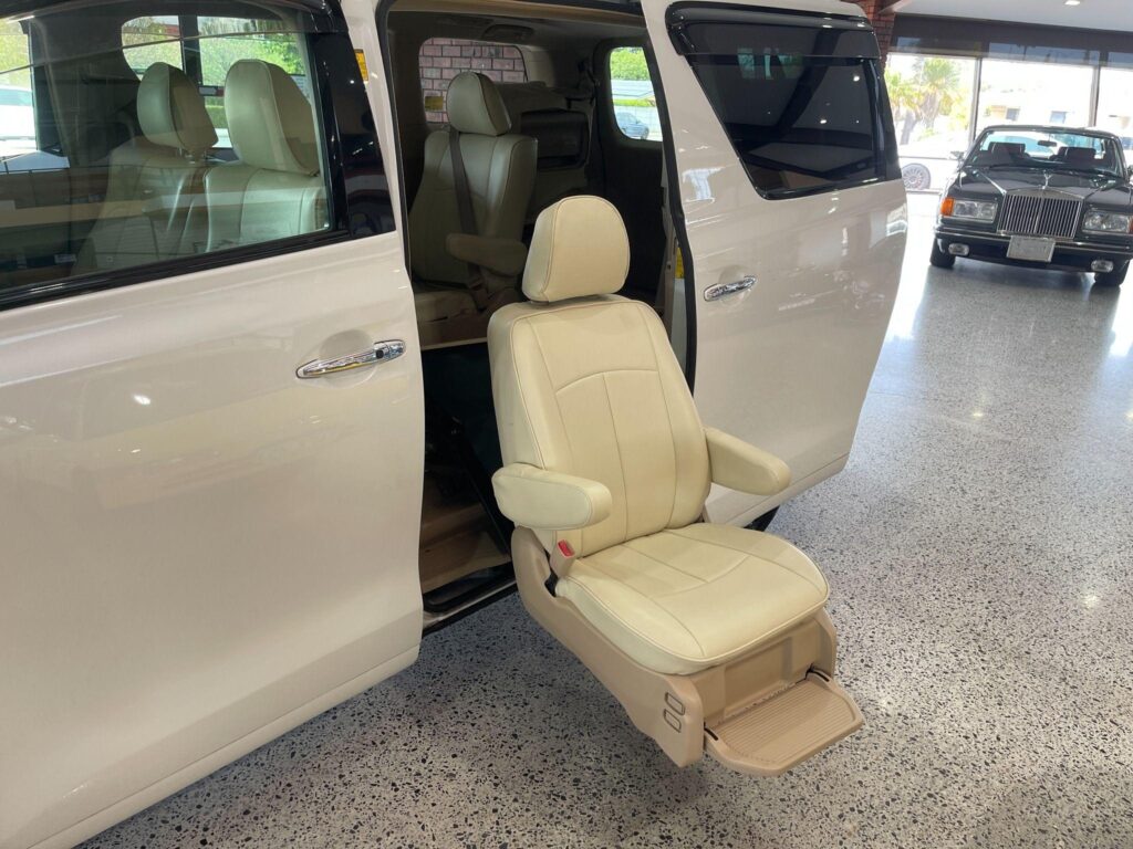 2011 Toyota Alphard ANH20 Welcab