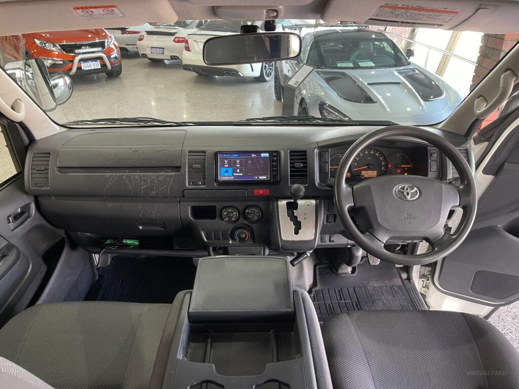 2013 TOYOTA HIACE AWD DX KDH206