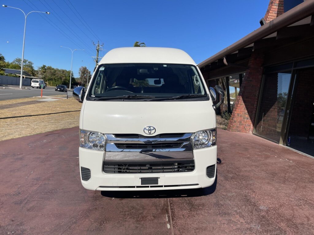 2015 Toyota Hiace Highroof  CAMPING CAR TRH200