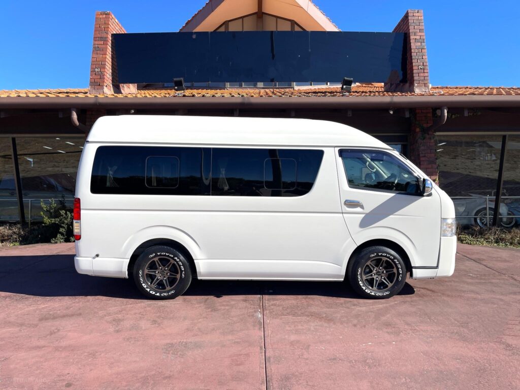 2015 Toyota Hiace Highroof  CAMPING CAR TRH200