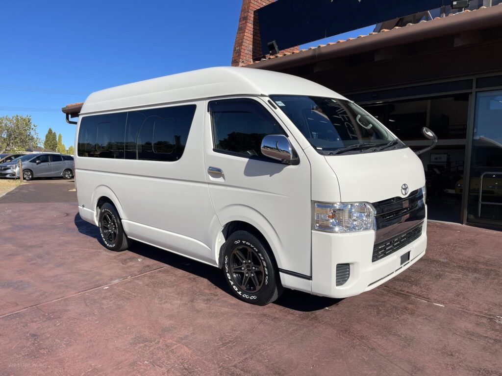 2015 Toyota Hiace Highroof  CAMPING CAR TRH200