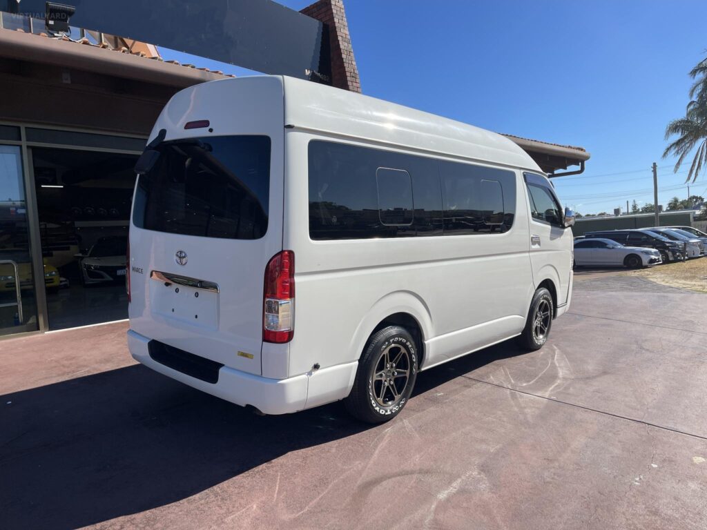 2015 Toyota Hiace Highroof  CAMPING CAR TRH200