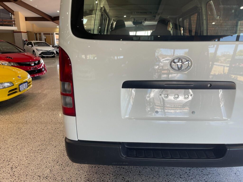 2018 TOYOTA HIACE TRH200