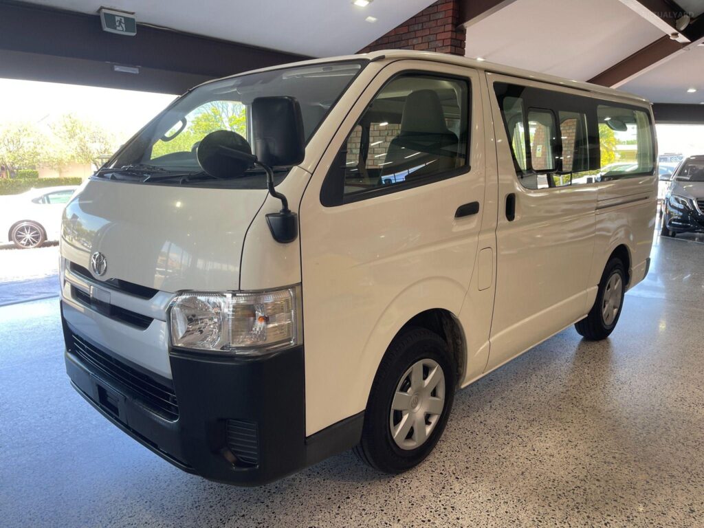 2018 TOYOTA HIACE TRH200