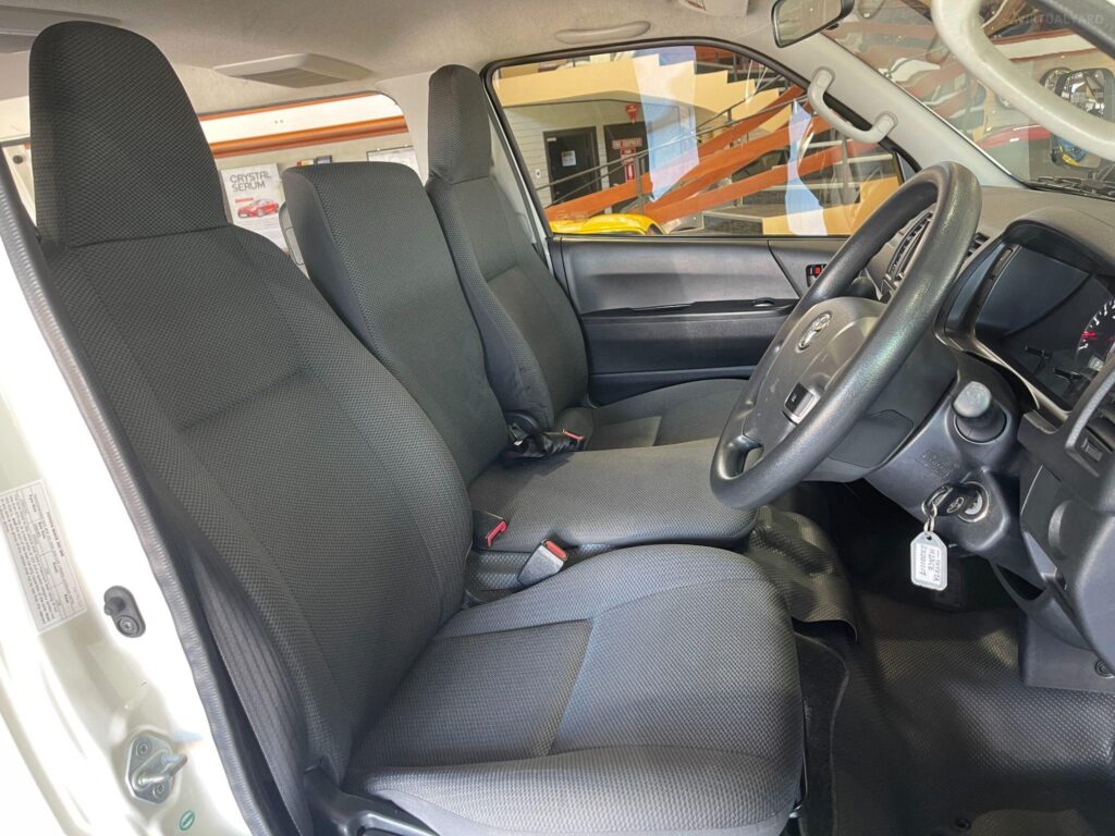 2018 TOYOTA HIACE TRH200