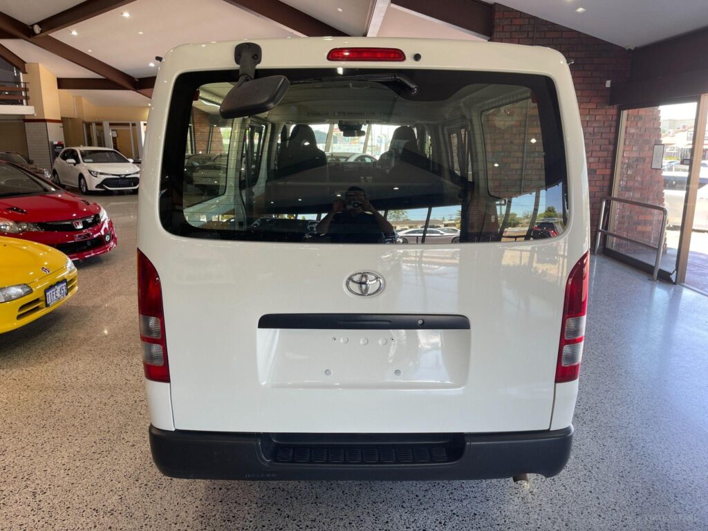 2018 TOYOTA HIACE TRH200