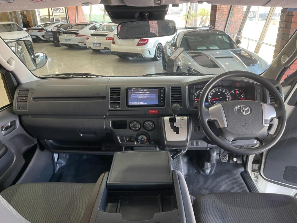 2018 TOYOTA HIACE TRH200