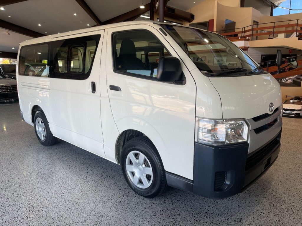 2018 TOYOTA HIACE TRH200